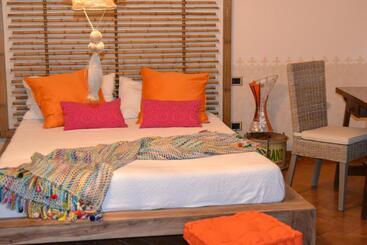 تختخواب و صبحانه Villa Ethnic Chic