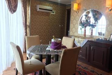 هتل Club Rose Bay