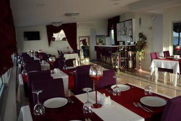 هتل Club Rose Bay