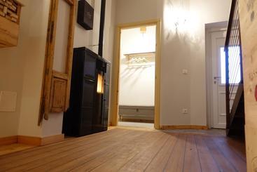 تختخواب و صبحانه Rooms Maison 3 Magnoni