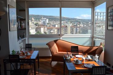 Super Attico B&b
