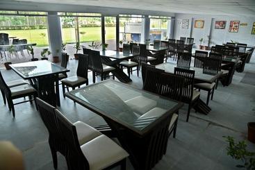 هتل Infocity Club And Resort