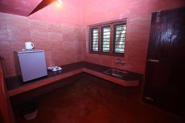 استراحتگاه Varkala Marine Palace