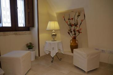 Attis B&b