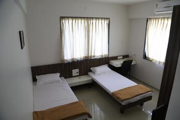 تختخواب و صبحانه Aashiyana Inn