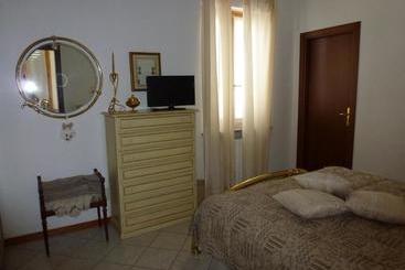 تختخواب و صبحانه Alle Porte Di Asti