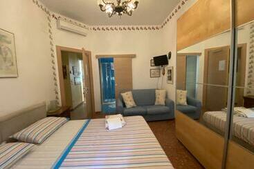 تختخواب و صبحانه Casa Riri