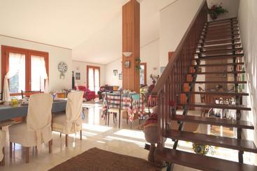 تختخواب و صبحانه Magma Guest House