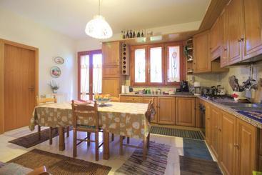 تختخواب و صبحانه Magma Guest House