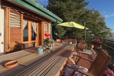 تختخواب و صبحانه Magma Guest House
