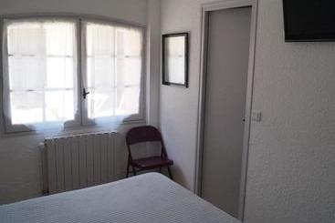 هتل Hôtel Les Mimosas
