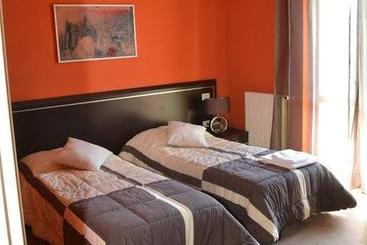 B&b Bed& Fly   Mamma Mia