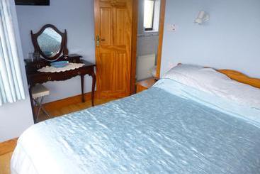 تختخواب و صبحانه Bayview House
