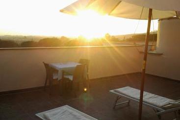 تختخواب و صبحانه Guest House Villa Di Judighes