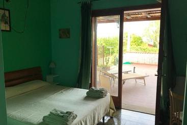 تختخواب و صبحانه Guest House Villa Di Judighes