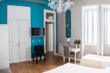 تختخواب و صبحانه Opera Relais