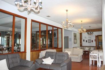 هتل Albergo Ristorante K2