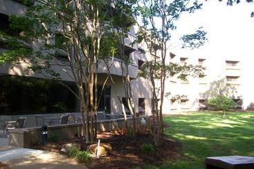 هتل Bevill Conference Center &