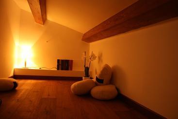B&b44