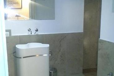 B&b44