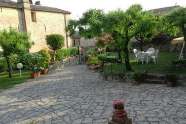 تختخواب و صبحانه Al Borgo
