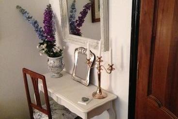 تختخواب و صبحانه Art&kitchen