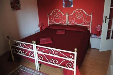 تختخواب و صبحانه Palazzo Rosa