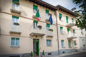 هتل Albergo Edera