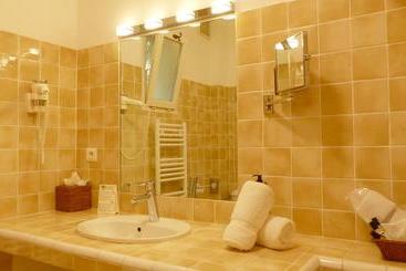 هتل Hôtel Les Bouis   Vue Mer