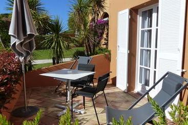 هتل Hôtel Les Bouis   Vue Mer