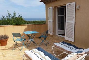 هتل Hôtel Les Bouis   Vue Mer