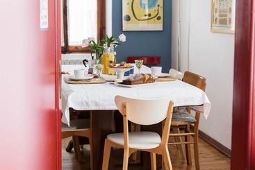 تختخواب و صبحانه La Casa Delle Zie