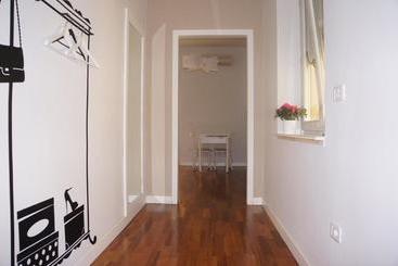 B&b Lullymia