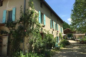 تختخواب و صبحانه La Source, Vegetarian Guest House
