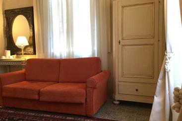 تختخواب و صبحانه Villa Le Luci