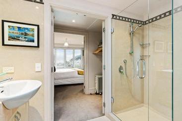 Chambers City Centre Penthouse