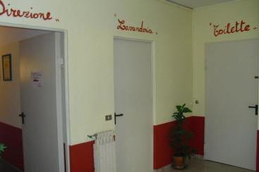 هتل Casa Per Ferie Beato Rosaz