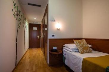هتل Centro Benessere Gardel