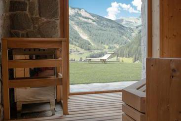 هتل Chalet Dlaces