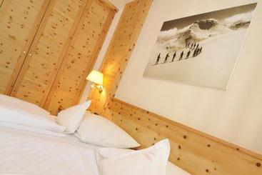 هتل Chalet Dlaces