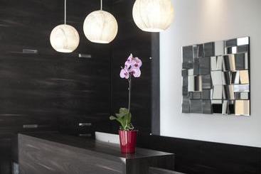هتل Antwerp Inn
