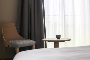هتل Antwerp Inn