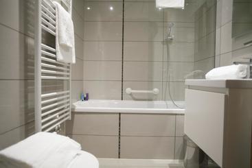 هتل Antwerp Inn