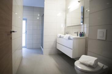 هتل Antwerp Inn