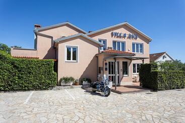 تختخواب و صبحانه Villa Ana