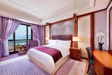 هتل The Ritz Carlton Jeddah