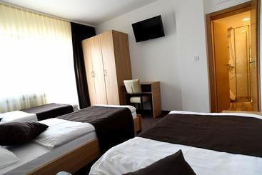 تختخواب و صبحانه Rooms Barba Niko Near Zagreb Airport