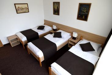 تختخواب و صبحانه Rooms Barba Niko Near Zagreb Airport