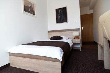 تختخواب و صبحانه Rooms Barba Niko Near Zagreb Airport