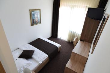 تختخواب و صبحانه Rooms Barba Niko Near Zagreb Airport